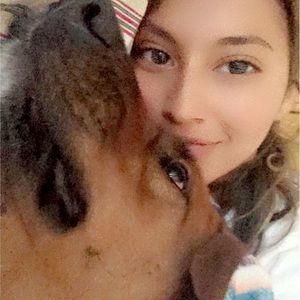 Meet your Posher, Esmeralda